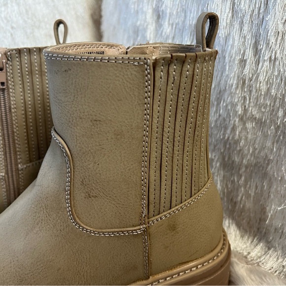 NWOT TIME and TRU Memory Foam Tan Waterproof Boots - Picture 12 of 15